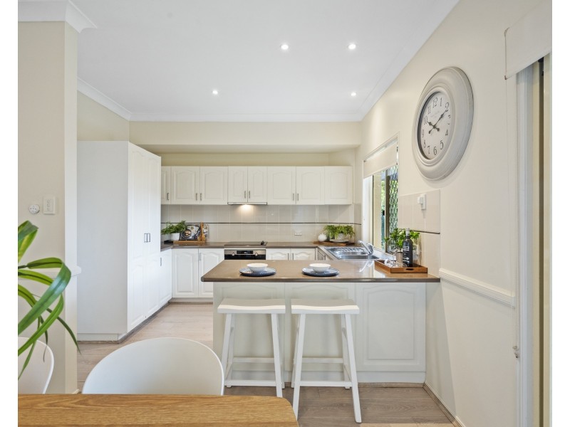 1/18 Lockhart Street, Woolloongabba QLD 4102