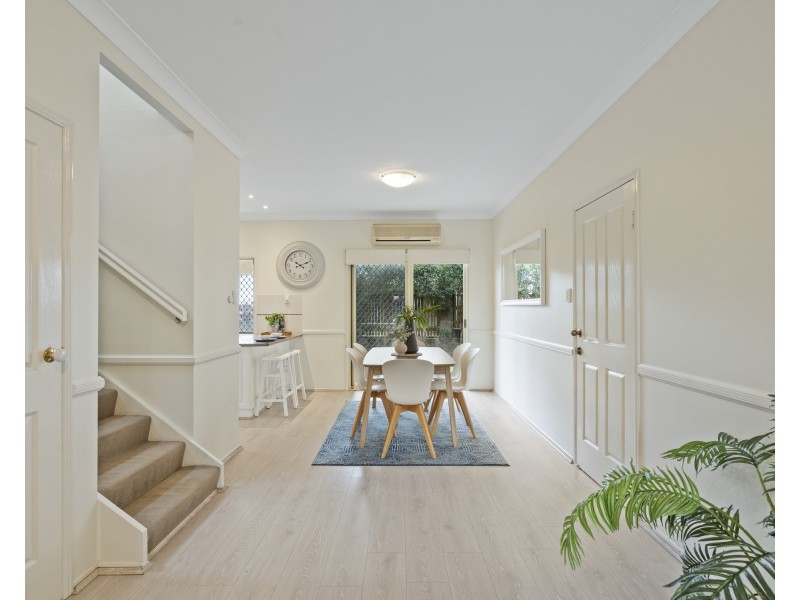 1/18 Lockhart Street, Woolloongabba QLD 4102