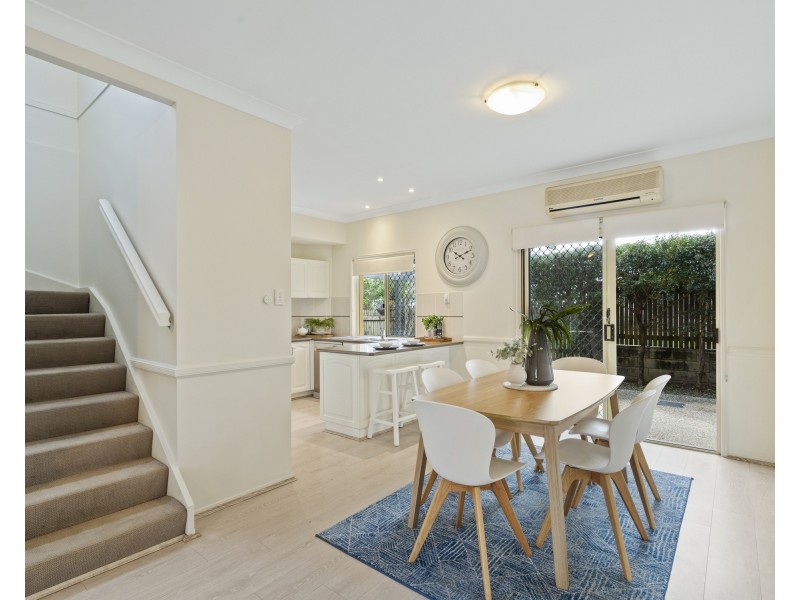 1/18 Lockhart Street, Woolloongabba QLD 4102