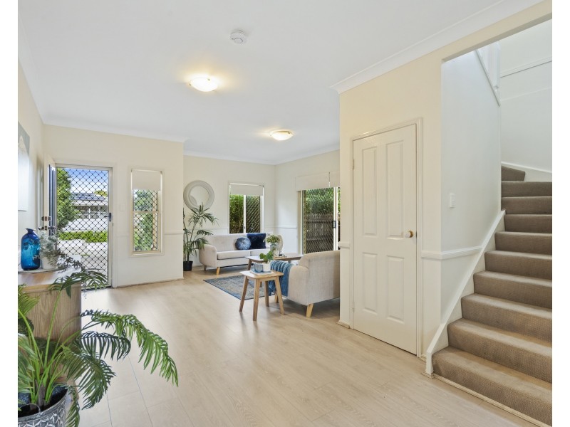 1/18 Lockhart Street, Woolloongabba QLD 4102