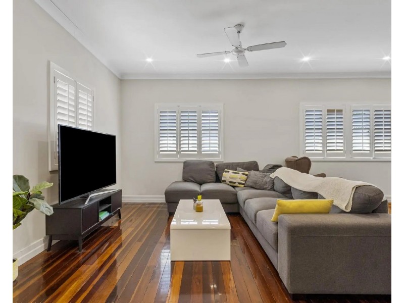 43 Emma Street, Holland Park West QLD 4121