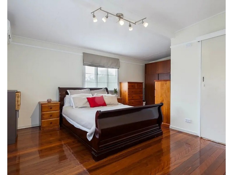 43 Emma Street, Holland Park West QLD 4121