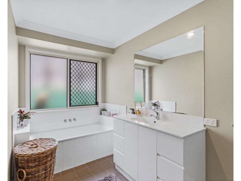 11 Gregan Court, Shailer Park QLD 4128