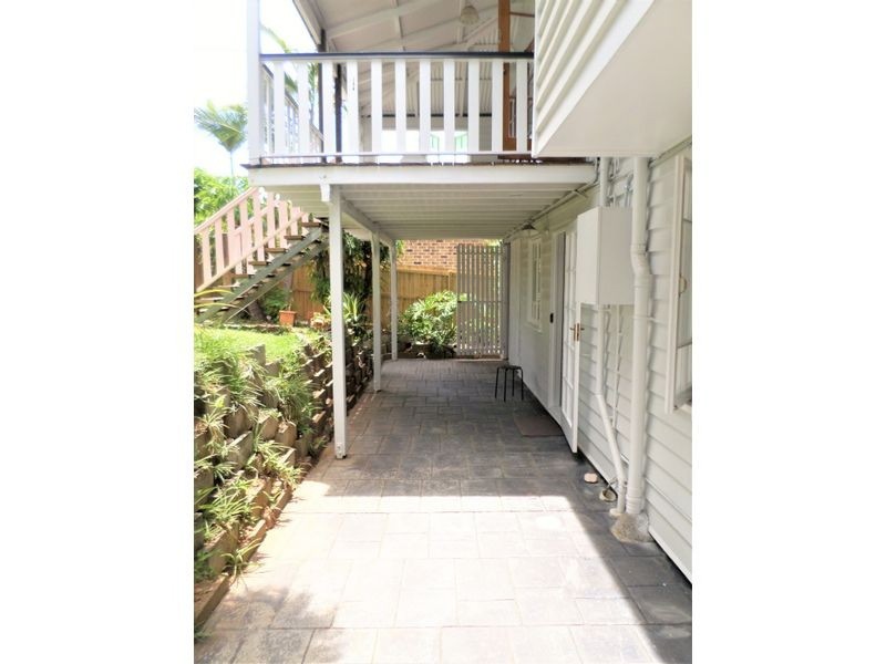 3D Dover Street, Hawthorne QLD 4171