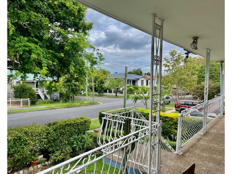 33 Victoria Terrace, Annerley QLD 4103