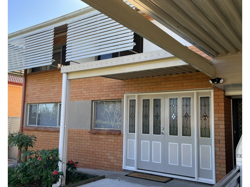 208 BROADWATER ROAD, Mansfield QLD 4122