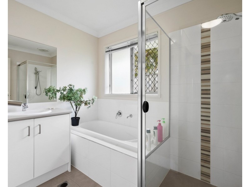 17 Parkvista Circuit, Coomera QLD 4209