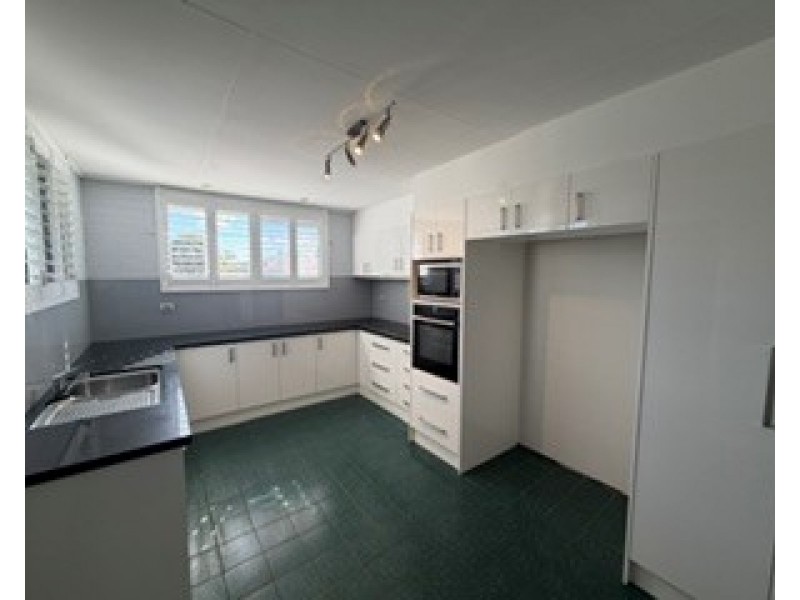 34 CROSS STREET, Fairfield QLD 4103