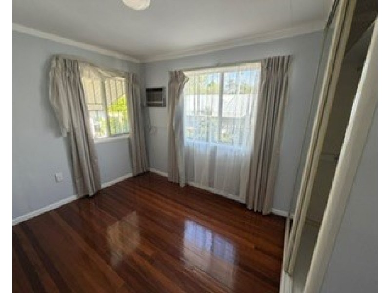 34 CROSS STREET, Fairfield QLD 4103