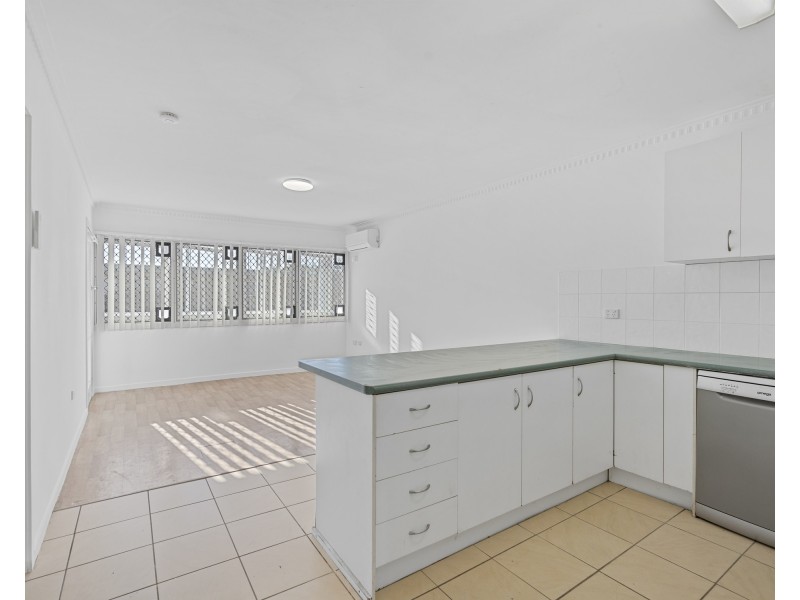 1/845 Logan Road, Holland Park West QLD 4121