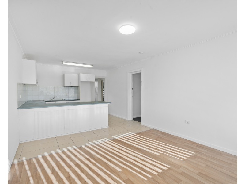 1/845 Logan Road, Holland Park West QLD 4121