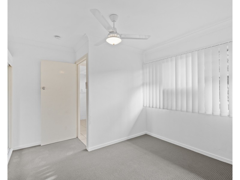 1/845 Logan Road, Holland Park West QLD 4121