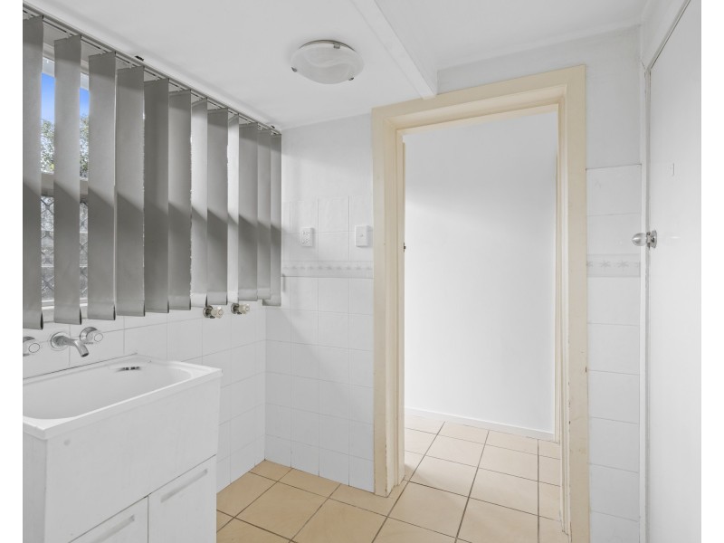 1/845 Logan Road, Holland Park West QLD 4121