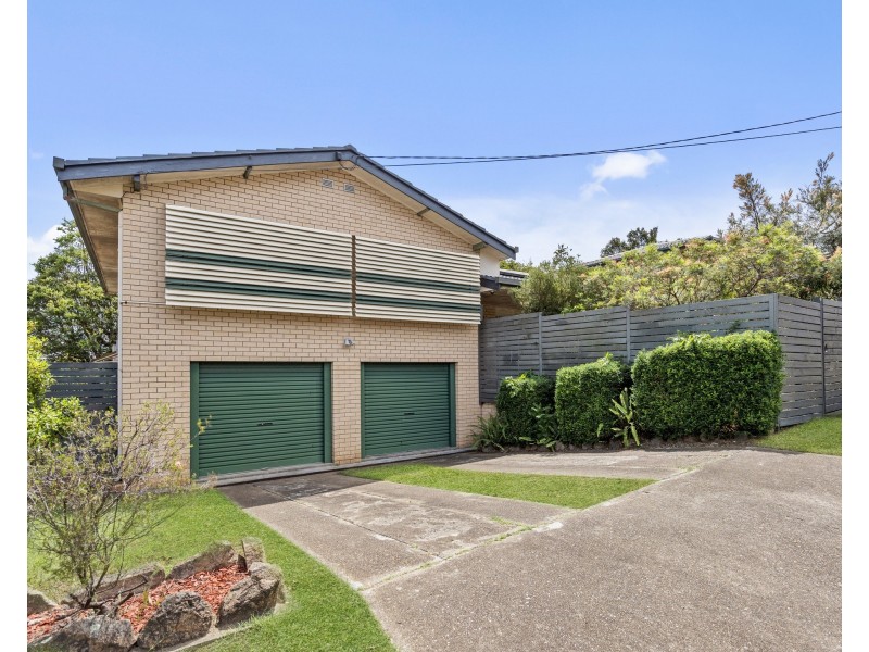 8 COLOMBO STREET, Wishart QLD 4122
