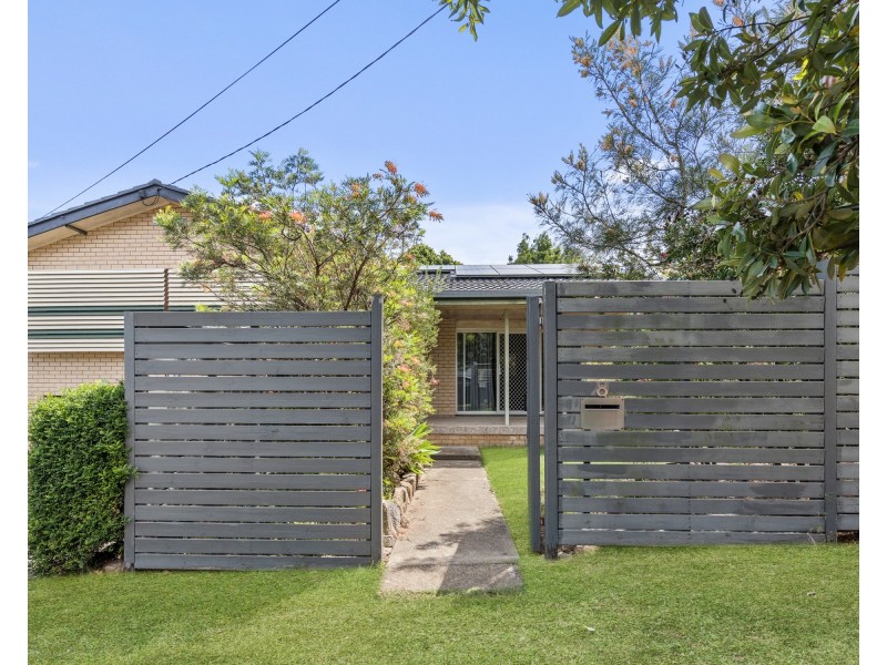 8 COLOMBO STREET, Wishart QLD 4122