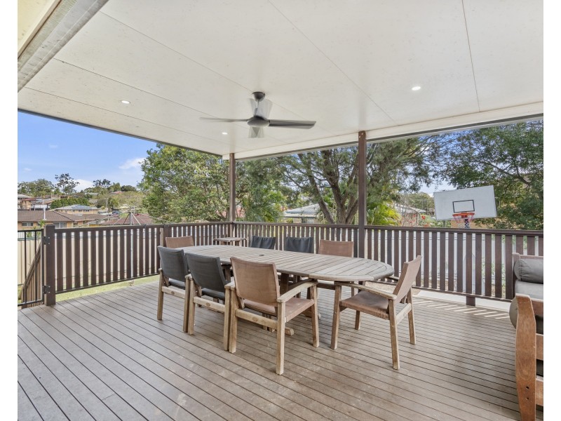 8 COLOMBO STREET, Wishart QLD 4122