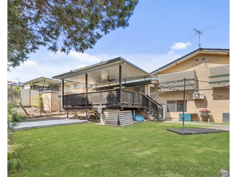 8 COLOMBO STREET, Wishart QLD 4122