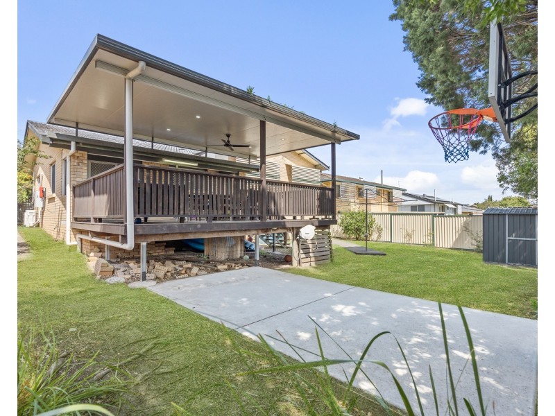 8 COLOMBO STREET, Wishart QLD 4122