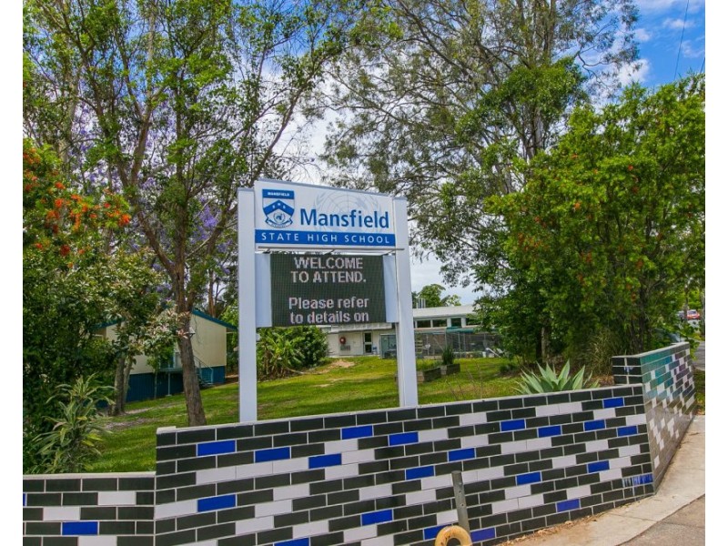 8 COLOMBO STREET, Wishart QLD 4122