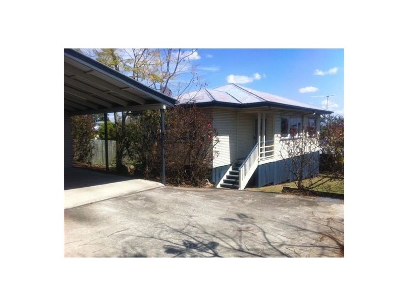 2/247 Warwick Road, Churchill QLD 4305