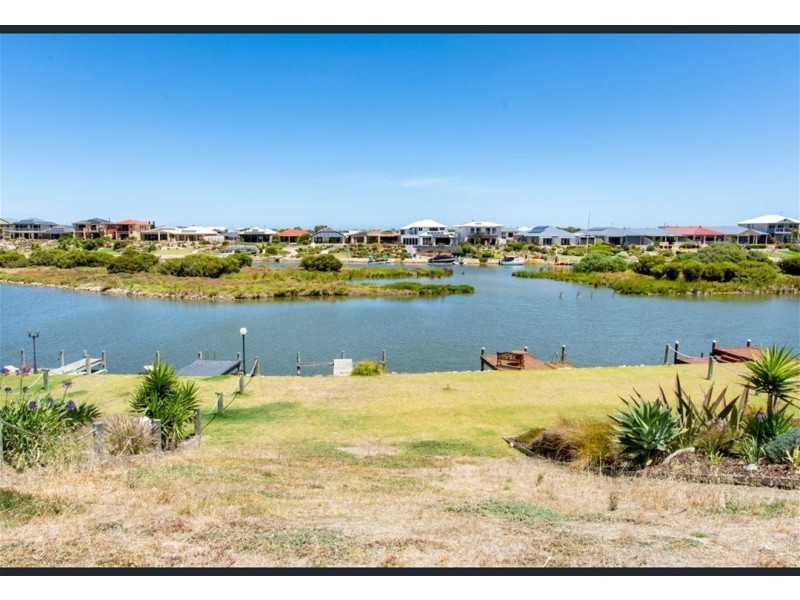 89 Blanche Parade, Hindmarsh Island SA 5214