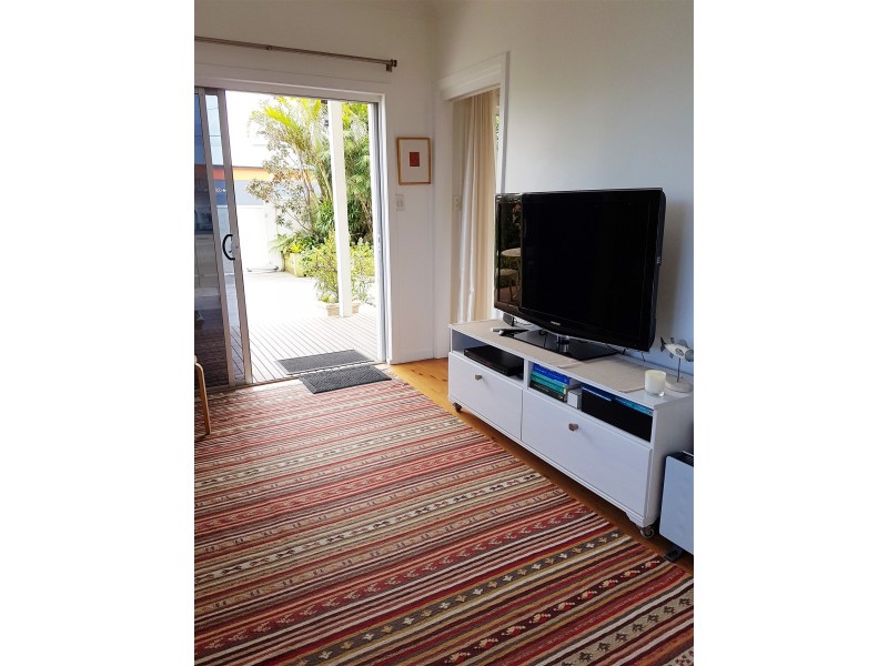 57 Griffin Road, North Curl Curl NSW 2099