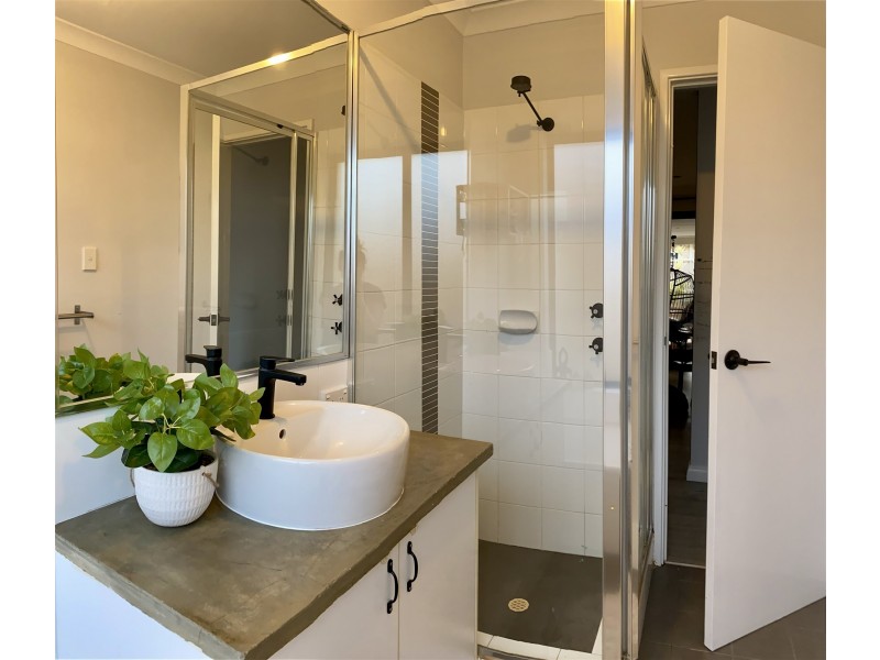 39 Brittain Road, Wattle Grove WA 6107