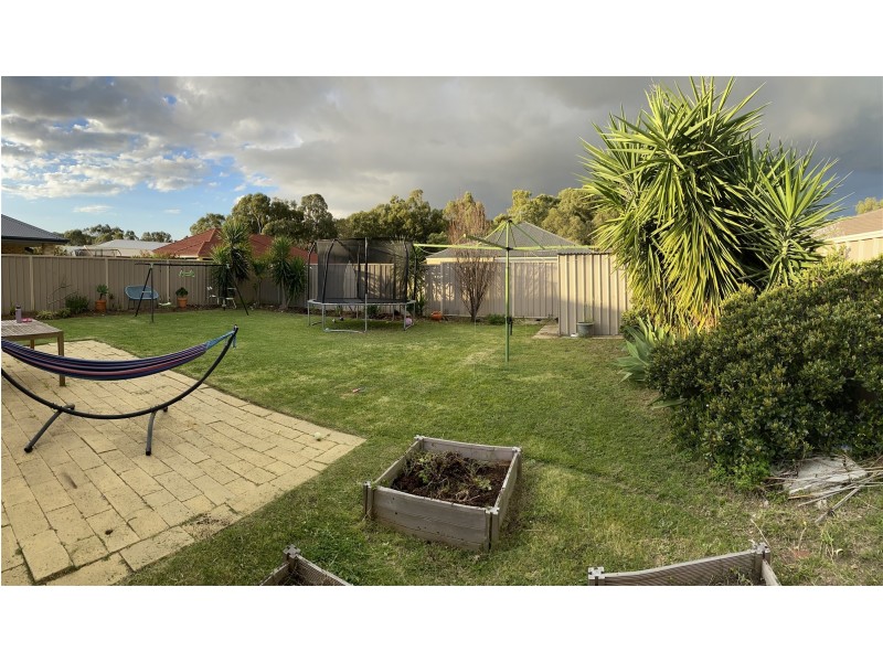 39 Brittain Road, Wattle Grove WA 6107