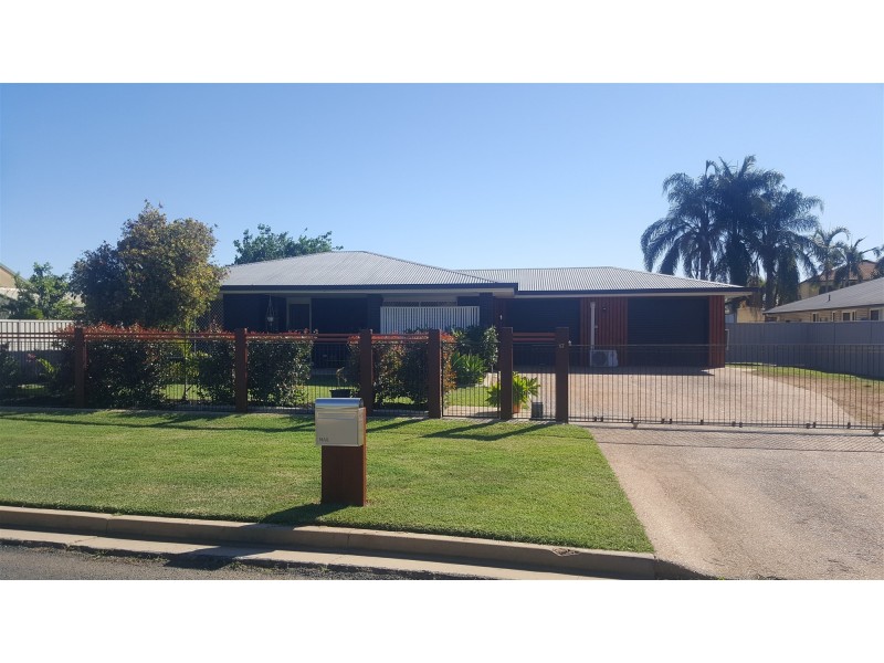 17 Kidd Street, Emerald QLD 4720