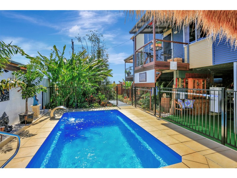 6 Barellan Parade, Qunaba QLD 4670