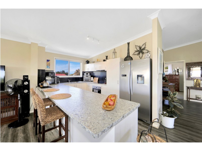 6 Barellan Parade, Qunaba QLD 4670