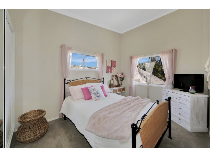 6 Barellan Parade, Qunaba QLD 4670