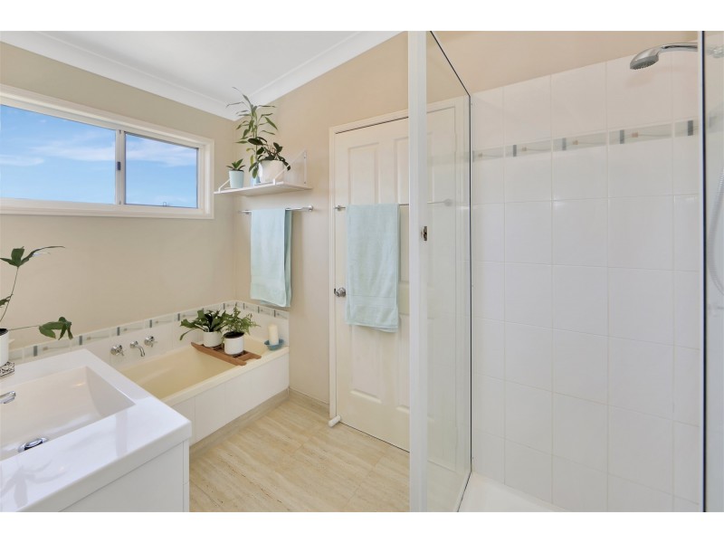 6 Barellan Parade, Qunaba QLD 4670