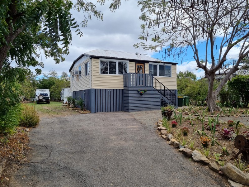 25 Pelican Street, Collinsville QLD 4804