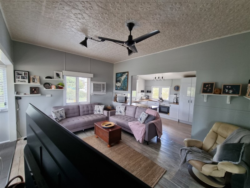 25 Pelican Street, Collinsville QLD 4804