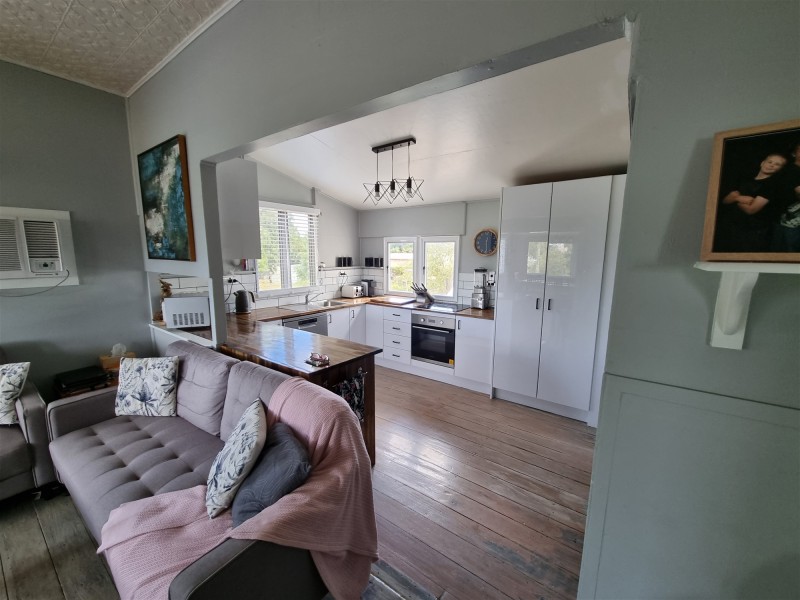 25 Pelican Street, Collinsville QLD 4804