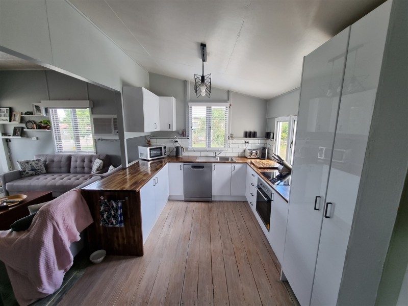 25 Pelican Street, Collinsville QLD 4804