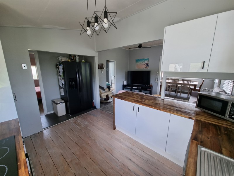 25 Pelican Street, Collinsville QLD 4804