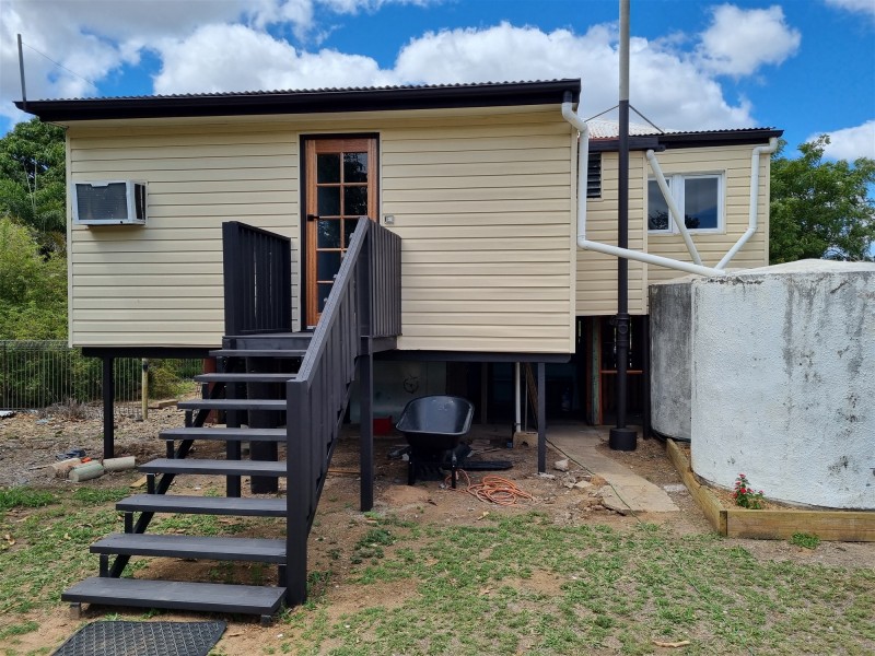 25 Pelican Street, Collinsville QLD 4804