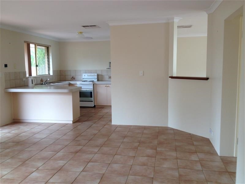 32B Rennie Cres, Hilton WA 6163