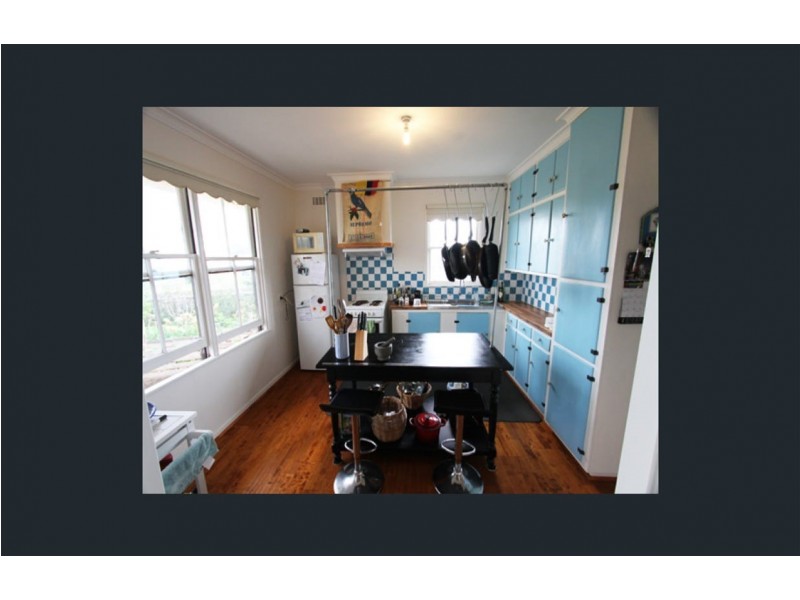 5 WARREN ST, Thomson VIC 3219