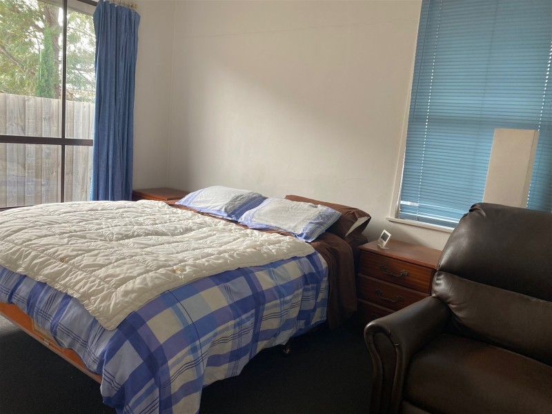 5 WARREN ST, Thomson VIC 3219