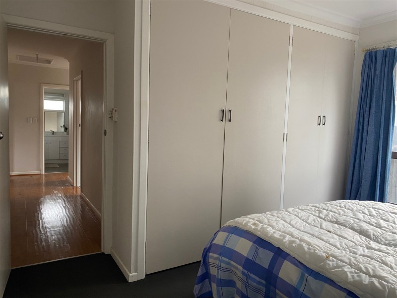 5 WARREN ST, Thomson VIC 3219