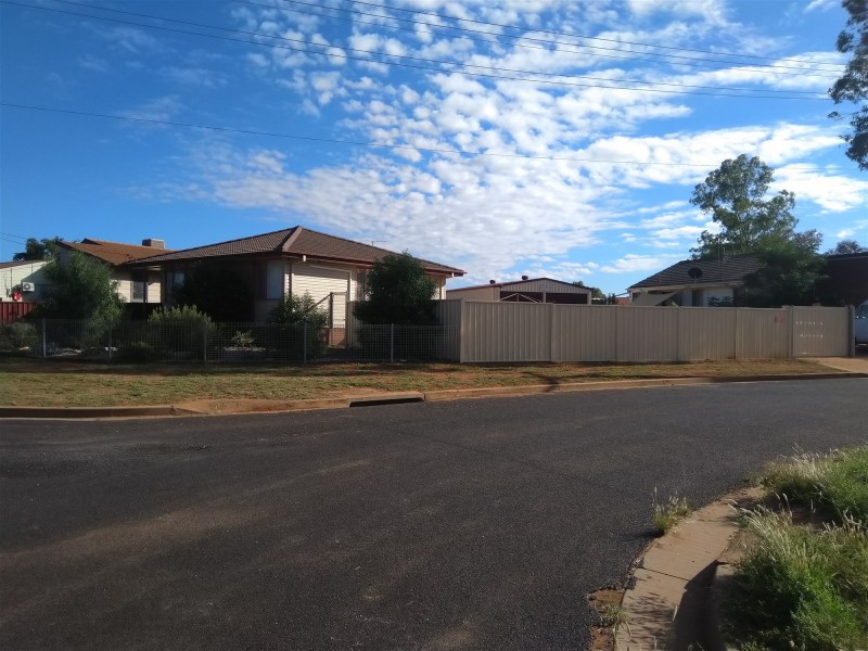 10 Yarran Circle, Cobar NSW 2835