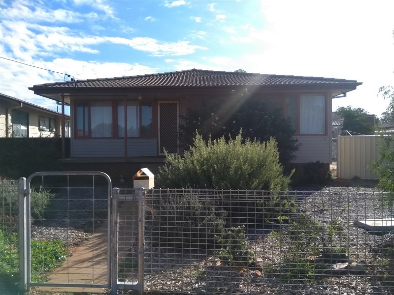 10 Yarran Circle, Cobar NSW 2835