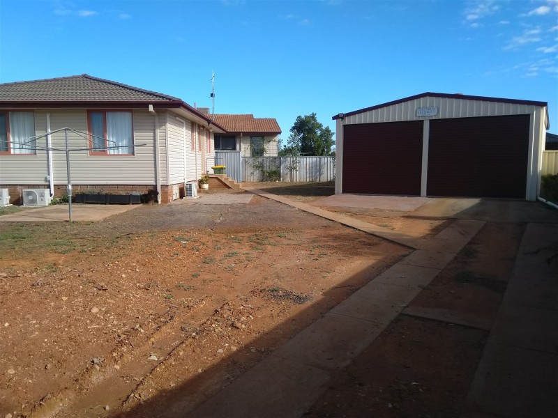 10 Yarran Circle, Cobar NSW 2835