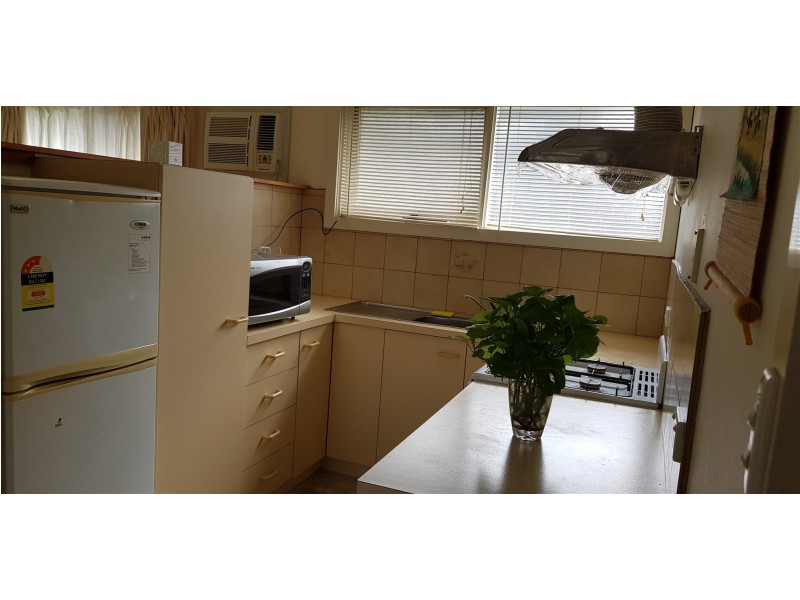 32 NEUPARTH RD, Croydon North VIC 3136