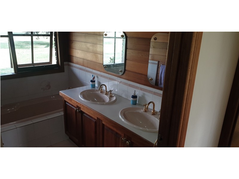 163-169 Victoria st, Briagolong VIC 3860