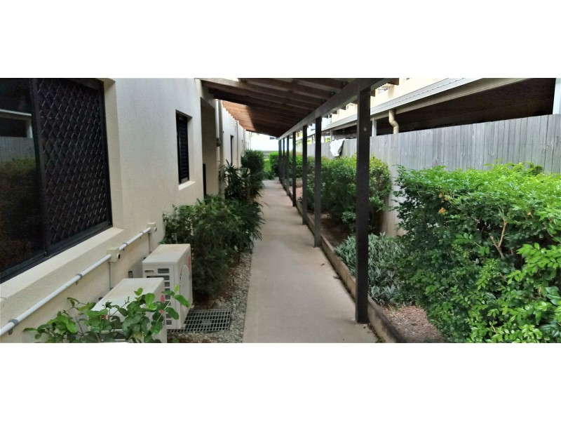 16/10-12 Oyster Crt, Trinity Beach QLD 4879