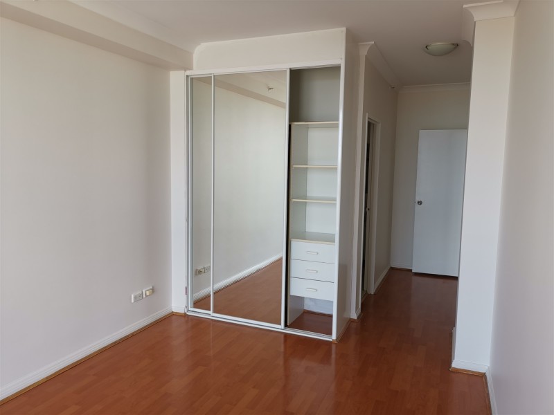 4613/57 Queen St, Auburn NSW 2144